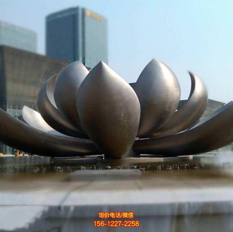不銹鋼噴泉景觀雕塑，為廣場(chǎng)增添優(yōu)雅氣息