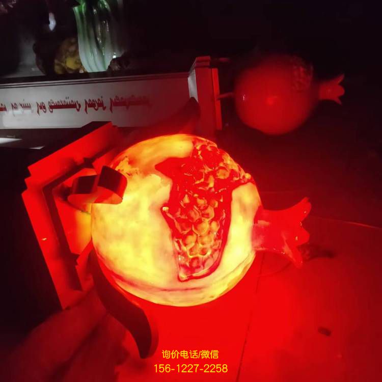 玻璃鋼發(fā)光雕塑，裝點(diǎn)公園景觀