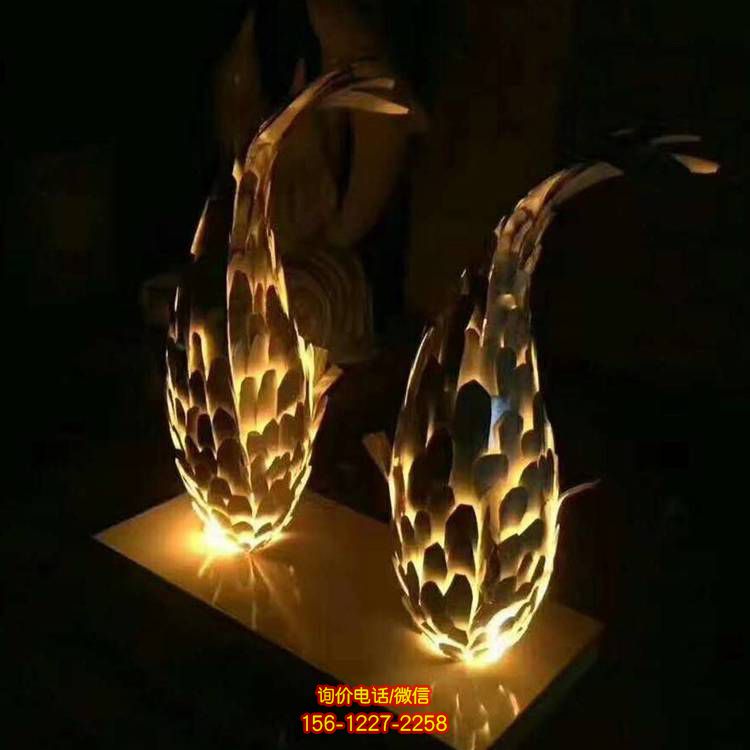抽象雕塑，點(diǎn)綴園林景觀