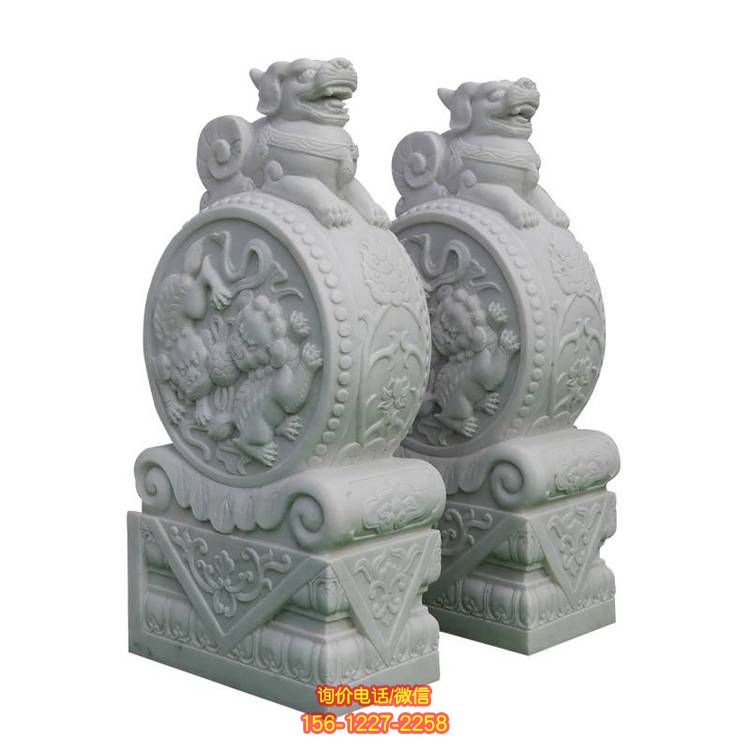 石雕獅子，雕塑裝點(diǎn)庭院