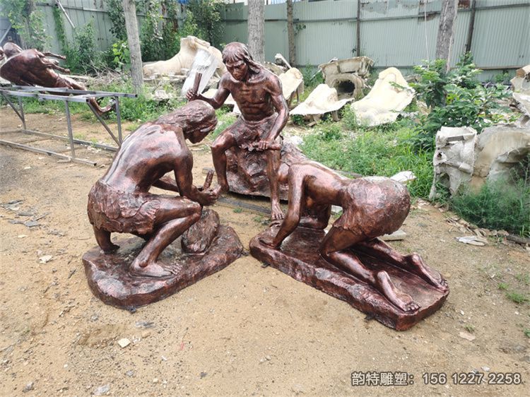玻璃鋼原始人打獵雕塑，博物館原始人雕塑