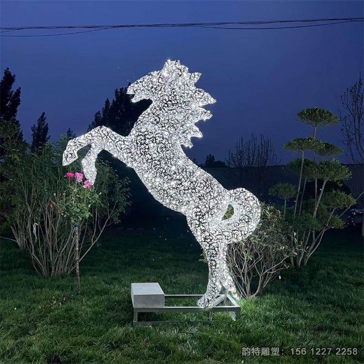 不銹鋼鏤空馬雕塑，奔跑的駿馬雕塑加工廠
