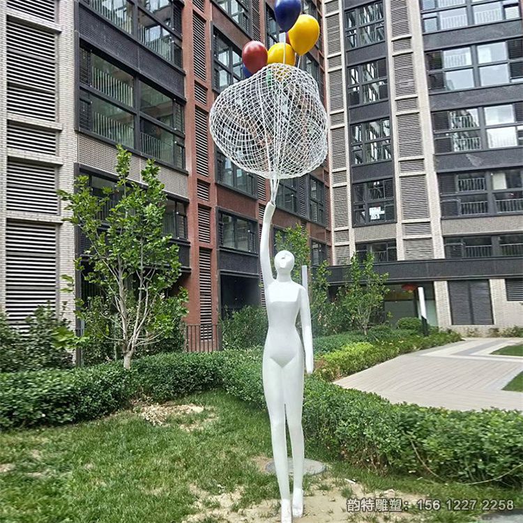 不銹鋼燈光云朵雕塑圖，定制室外鋼管云朵云梯雕塑