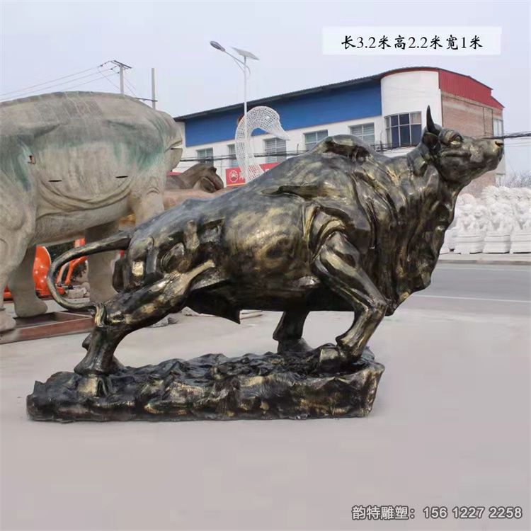 開(kāi)荒牛雕塑 玻璃鋼仿銅牛雕塑案例 開(kāi)荒牛雕塑 玻璃鋼仿銅牛雕塑案例